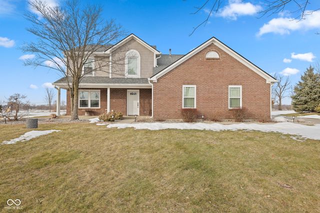 6644 W Cross Trail, New Palestine, IN 46163