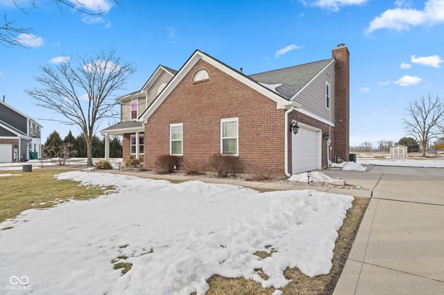 6644 W Cross Trail, New Palestine, IN 46163