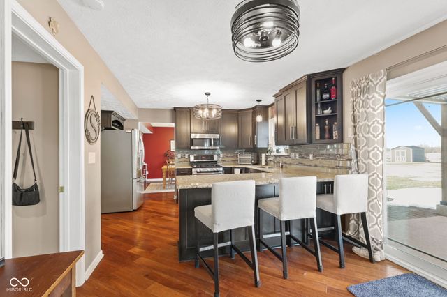 6644 W Cross Trail, New Palestine, IN 46163