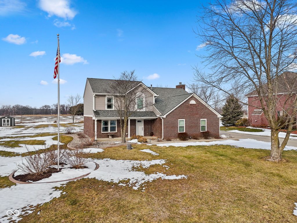 6644 W Cross Trail, New Palestine, IN 46163