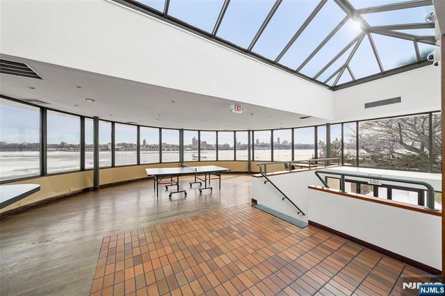 1077 River Road PH 13, Edgewater, NJ 07020