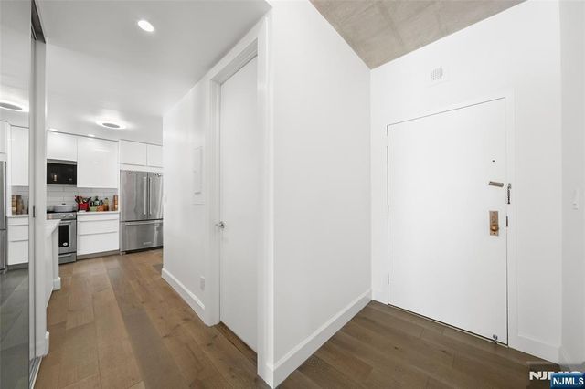 1077 River Road PH 13, Edgewater, NJ 07020