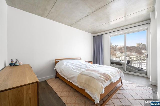 1077 River Road PH 13, Edgewater, NJ 07020