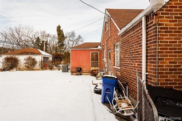 17547 Pinehurst Street, Detroit, MI 48221