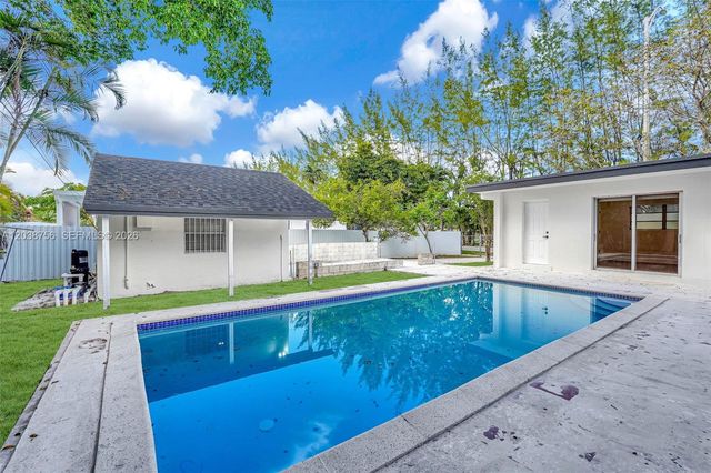 8201 SW 42nd Street, Miami, FL 33155