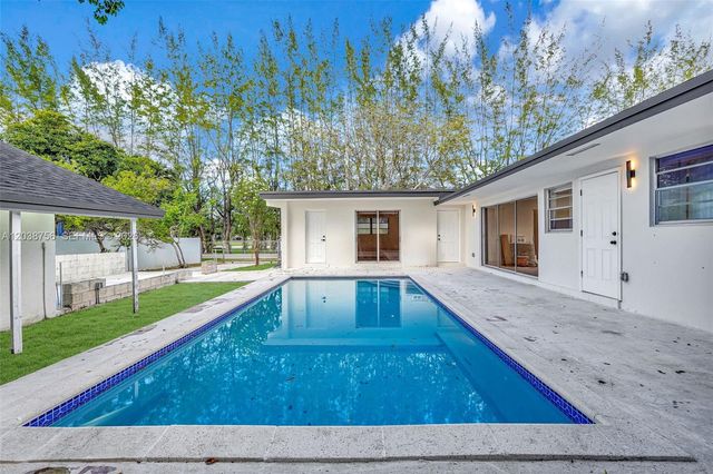 8201 SW 42nd Street, Miami, FL 33155