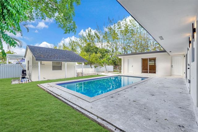 8201 SW 42nd Street, Miami, FL 33155