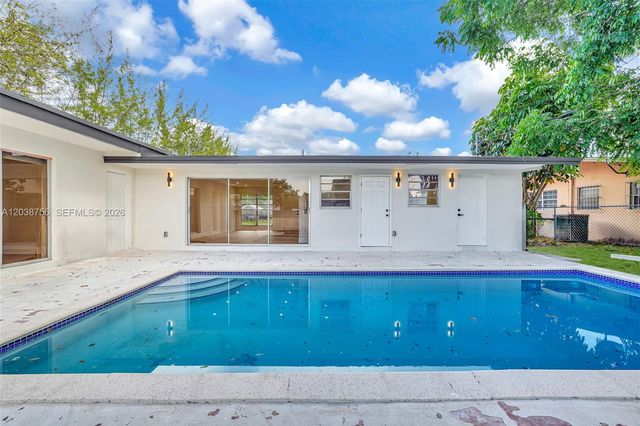 8201 SW 42nd Street, Miami, FL 33155