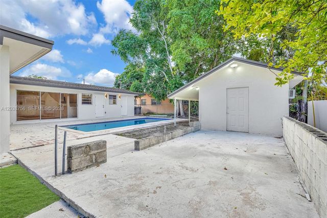 8201 SW 42nd Street, Miami, FL 33155