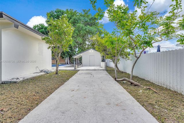 8201 SW 42nd Street, Miami, FL 33155