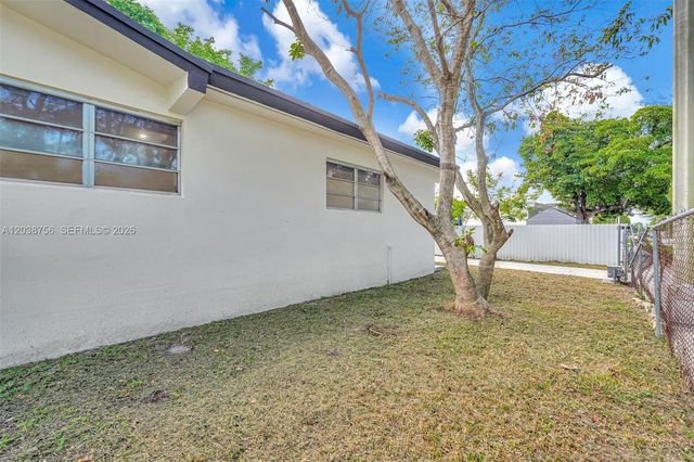 8201 SW 42nd Street, Miami, FL 33155