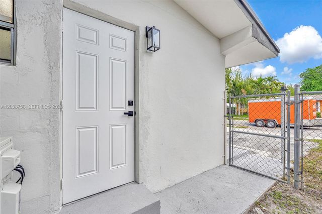 8201 SW 42nd Street, Miami, FL 33155