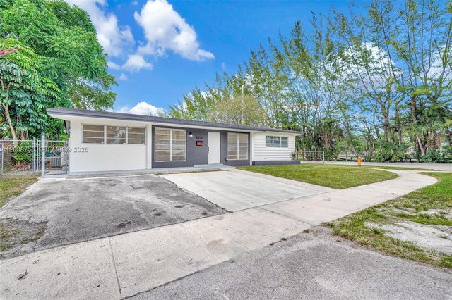 8201 SW 42nd Street, Miami, FL 33155