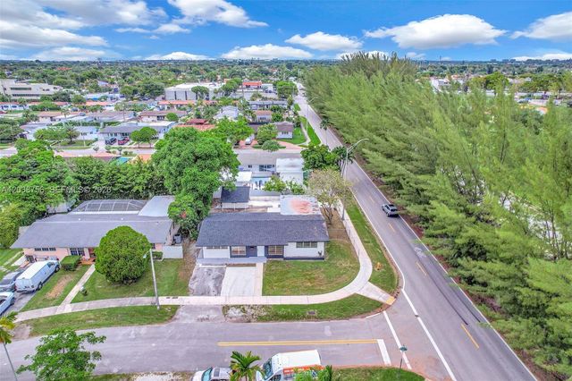 8201 SW 42nd Street, Miami, FL 33155