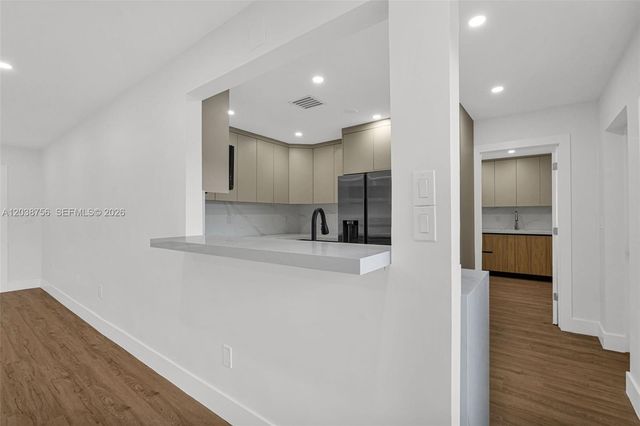 8201 SW 42nd Street, Miami, FL 33155