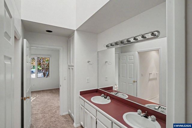 1635 Cinnamon Hill Dr SE, Salem, OR 97306
