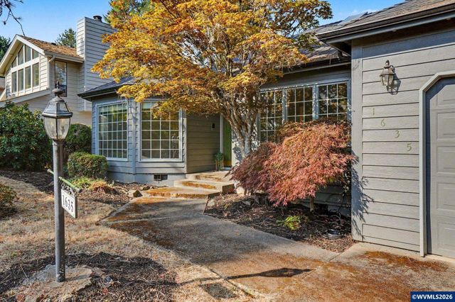 1635 Cinnamon Hill Dr SE, Salem, OR 97306