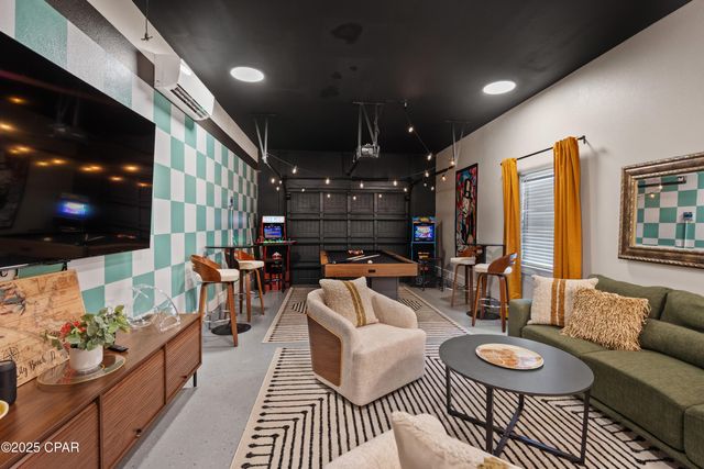 6807 Sunset Avenue, Panama City, FL 32408