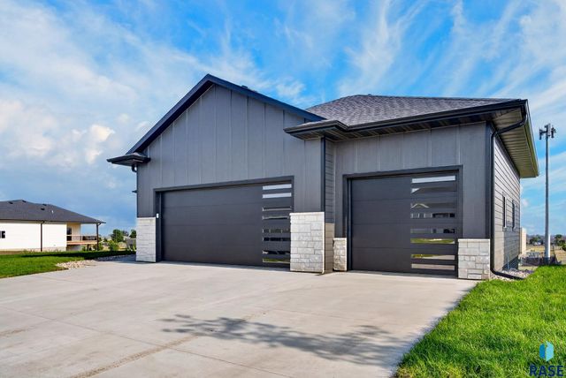 6509 E Fieldview St Street, Sioux Falls, SD 57110