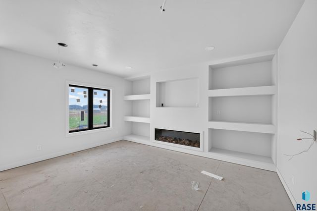 6509 E Fieldview St Street, Sioux Falls, SD 57110