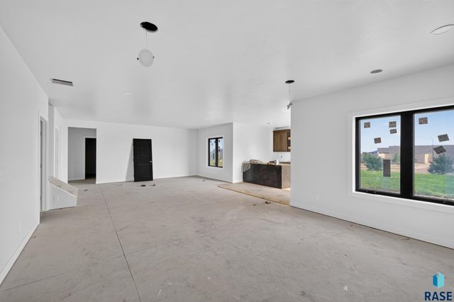 6509 E Fieldview St Street, Sioux Falls, SD 57110