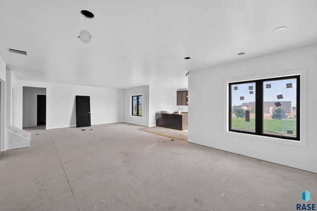 6509 E Fieldview St Street, Sioux Falls, SD 57110