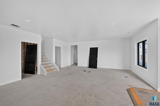 6509 E Fieldview St Street, Sioux Falls, SD 57110