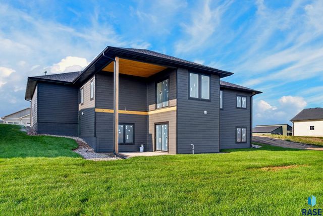 6509 E Fieldview St Street, Sioux Falls, SD 57110