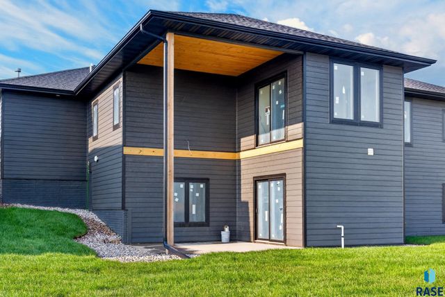 6509 E Fieldview St Street, Sioux Falls, SD 57110