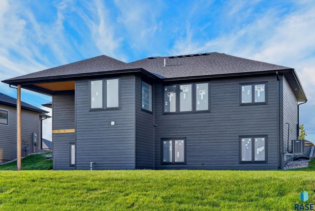 6509 E Fieldview St Street, Sioux Falls, SD 57110