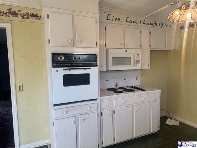 446 S Thomas Road, Florence, SC 29501
