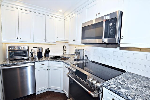 111 Cherry Valley Avenue M6, Garden City, NY 11530