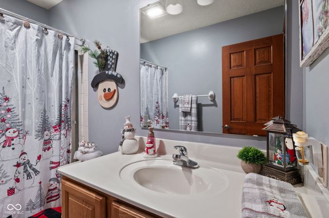 3380 Calcutta Drive, Greenwood, IN 46143