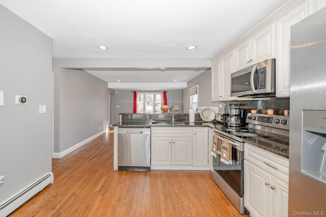 22 Francine Drive N, Massapequa, NY 11758