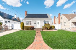22 Francine Drive N, Massapequa, NY 11758