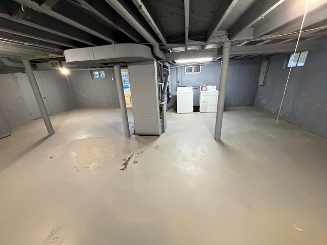 215 Barnett RD, Salem, VA 24153