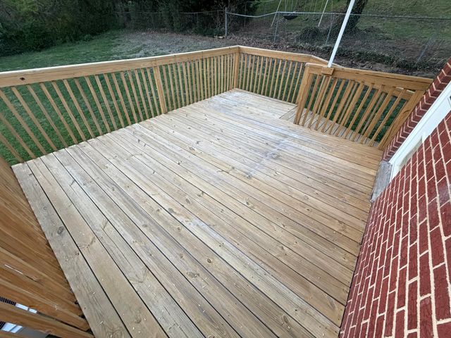 215 Barnett RD, Salem, VA 24153