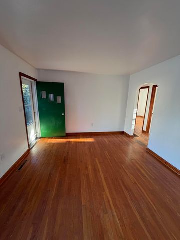 215 Barnett RD, Salem, VA 24153