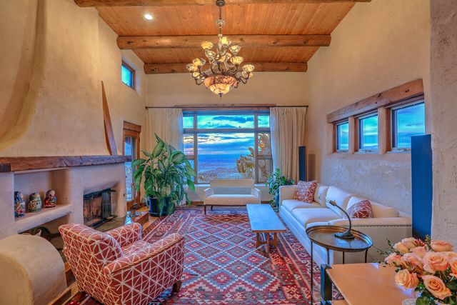 8 La Luz Trail NE, Albuquerque, NM 87122