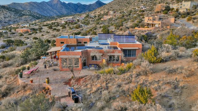 8 La Luz Trail NE, Albuquerque, NM 87122