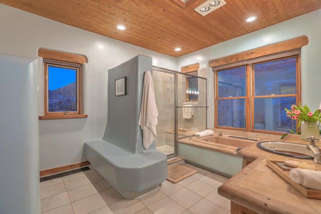 8 La Luz Trail NE, Albuquerque, NM 87122