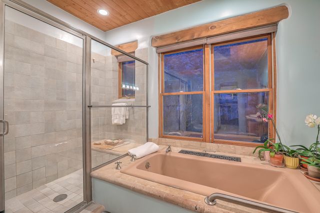 8 La Luz Trail NE, Albuquerque, NM 87122