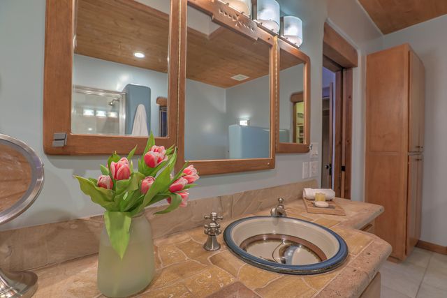 8 La Luz Trail NE, Albuquerque, NM 87122