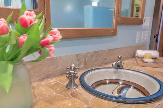 8 La Luz Trail NE, Albuquerque, NM 87122