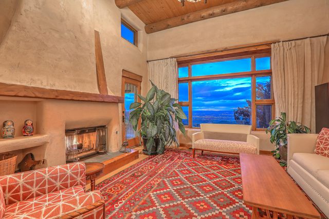 8 La Luz Trail NE, Albuquerque, NM 87122