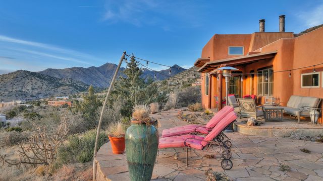 8 La Luz Trail NE, Albuquerque, NM 87122