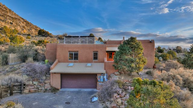 8 La Luz Trail NE, Albuquerque, NM 87122