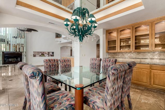 5812 W DEL LAGO Circle, Glendale, AZ 85308