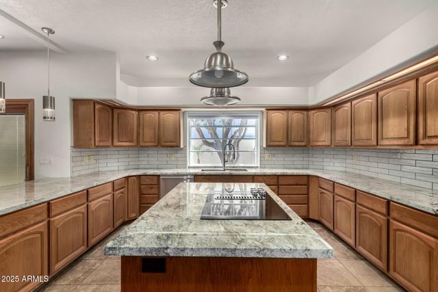 5812 W DEL LAGO Circle, Glendale, AZ 85308