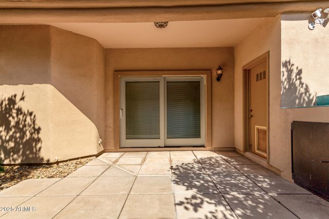 5812 W DEL LAGO Circle, Glendale, AZ 85308